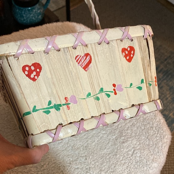 Cute wicker basket with heart designs euc - Picture 15 of 15